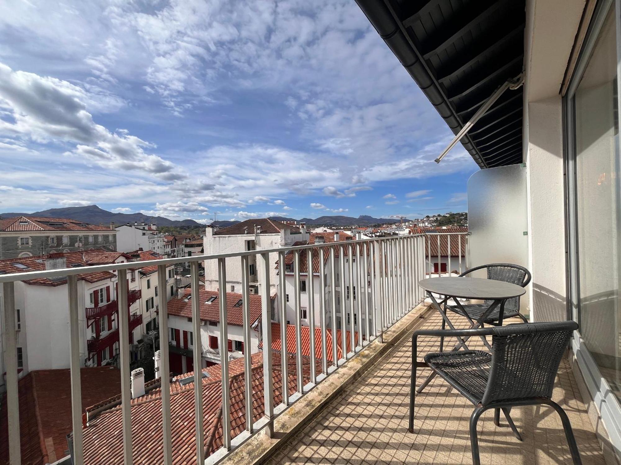 Coeur De Saint-Jean-De-Luz : Appartement Lumineux Avec Balcon, Proche Plage Et Commerces - Fr-1-239-1079 Saint-Jean-de-Luz Exterior foto